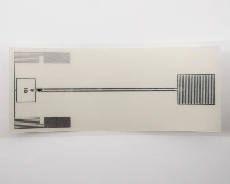 Close-up van de inlay en antenne van een RFID vochtindicatorlabel