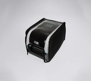 ATP-300 Pro labelprinter voorzien van een ATP Stofhoes die bescherming biedt tegen stof en vuil tijdens opslag of wanneer de printer niet wordt gebruikt