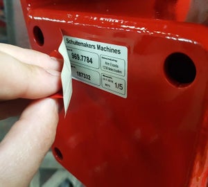 Verwijderen van het PaintLabel maskeerlaminaat na het oppervlaktebehandelingsproces