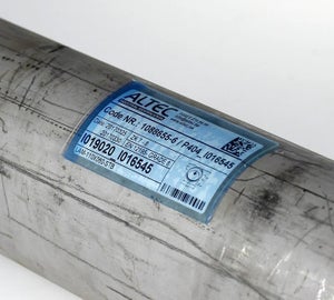 WetPaintLabel op een metalen buis afgedekt met transparant beschermlaminaat
