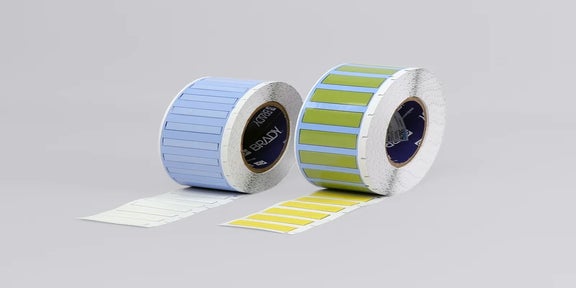 B342 brady sleeves op rol in wit en geel voor draadcodering
