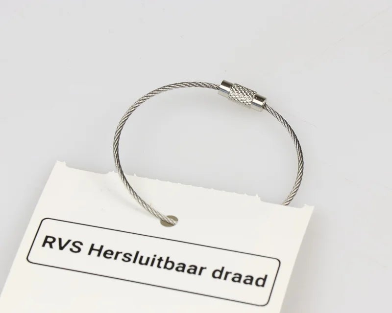 Hersluitbaar draad bevestigd aan een label