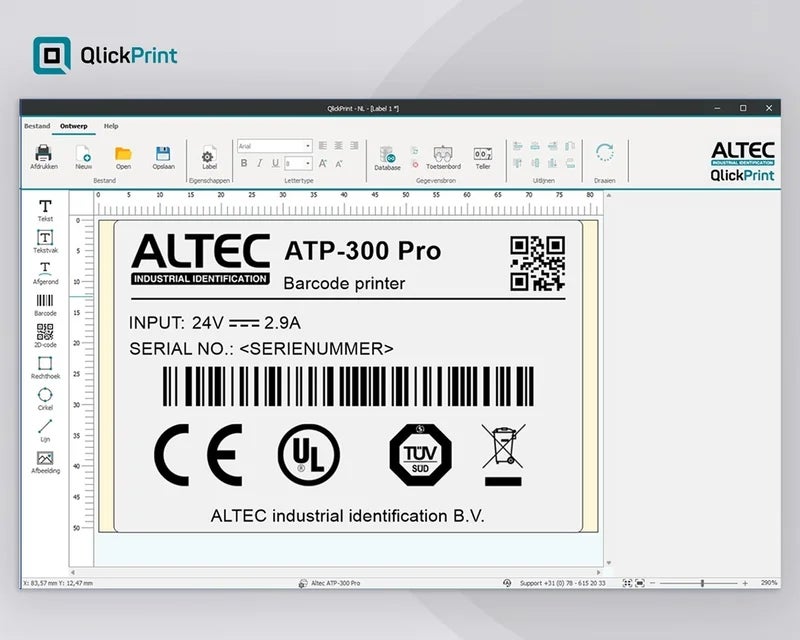 QlickPrint software met een geopend labelontwerp waarin tekst, barcode, QR-code en certificeringssymbolen worden gecombineerd