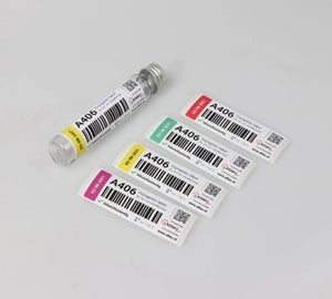 Full-color cryogenic label aangebracht op cryobuisje voor opslag bij lage temperaturen