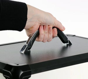Detail van het handvat van de ATP Draagkoffer voor comfortabel en veilig transport