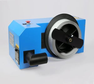 LabeLase 3000 laserprinter met rol metalen tags voor geautomatiseerde productie van hittebestendige identificatietags in grotere volumes