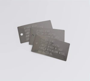 Gegraveerde metalen en RVS-316 tags voor duurzame industriële identificatie
