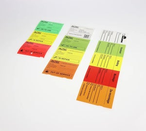 Flenstags in verschillende varianten en kleuren met statusaanduidingen voor inspectie en onderhoud