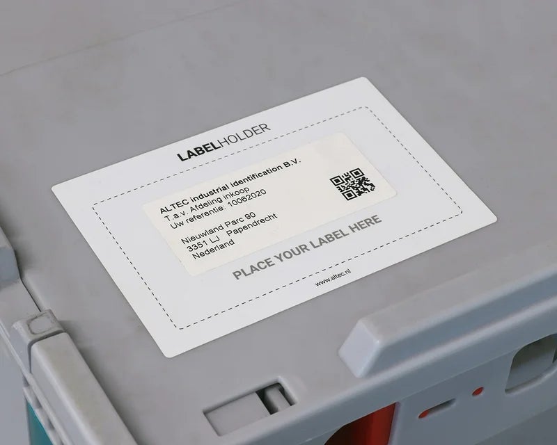 Place Label Here op een kunststof bak met verwisselbaar label en QR-code
