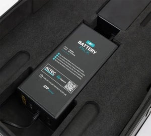ATP BatteryPack geplaatst in de ATP Draagkoffer, klaar voor mobiel gebruik van een labelprinter