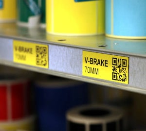 Stellinglabels met QR code op een magazijnstelling