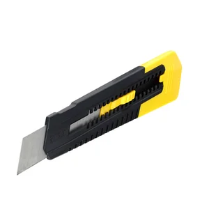 Afbreekmes Stanley SM 18mm antichoc blister à 1 st