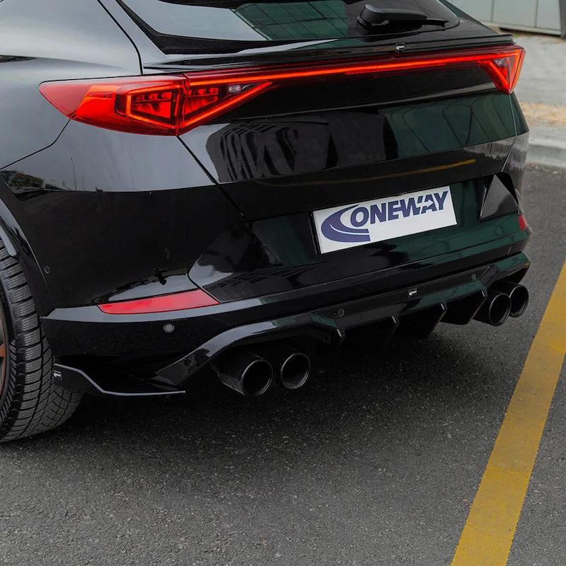 Oneway Achterbumperskirt (Diffuser) passend voor Cupra Formentor 2020-2024 excl. VZ5 – Versie 2 – Glanzend zwart