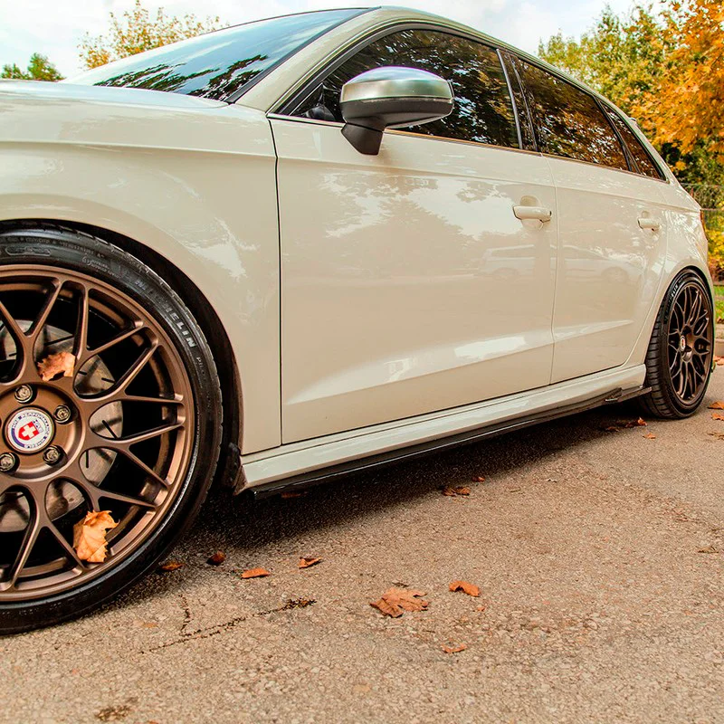 Oneway Set Sideskirts passend voor Audi A3 (8V) Sportback S-Line/S3 2012-2016 & Facelift 2016-2020 – Glanzend zwart