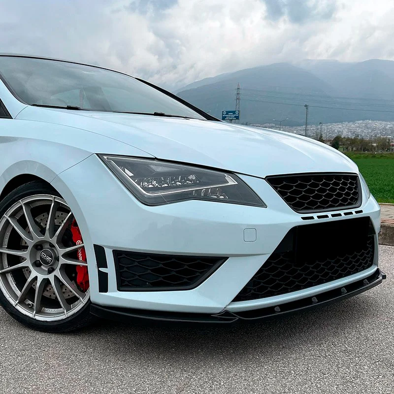 Oneway Voorspoilerlip passend voor Seat Leon (5F) HB/SC/ST FR/Cupra 2013-2016 – Versie 2 – Glanzend zwart