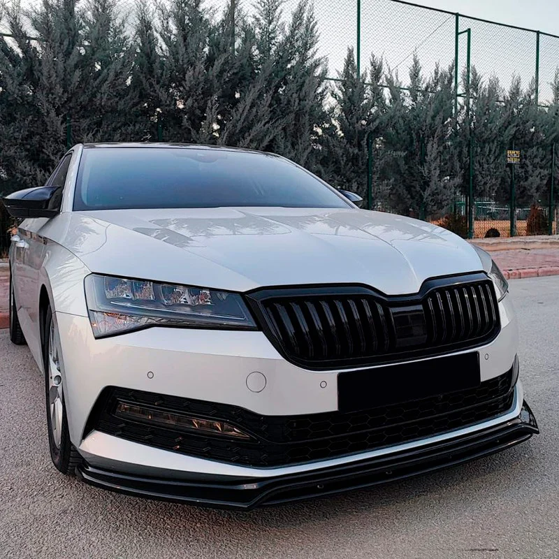 Oneway Voorspoilerlip passend voor Skoda Superb 3V HB/Kombi Facelift 2019-2023 – Glanzend zwart