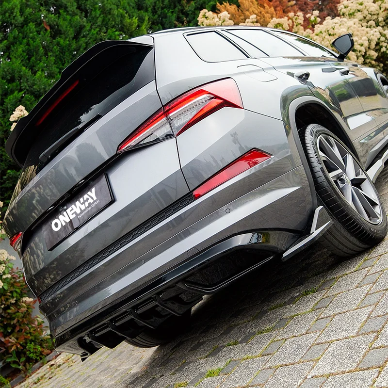 Oneway Achterbumperskirt (Diffuser) passend voor Skoda Kodiaq I (NS7) Sportline 2017-2024 – Glanzend zwart