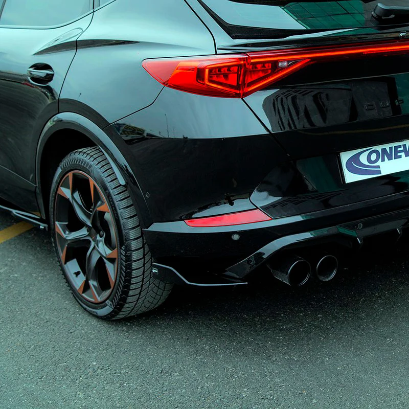 Oneway Achterbumperskirts (Hoeken) passend voor Cupra Formentor 2020-2024 & Facelift 2024- - Versie 2 - Glanzend zwart